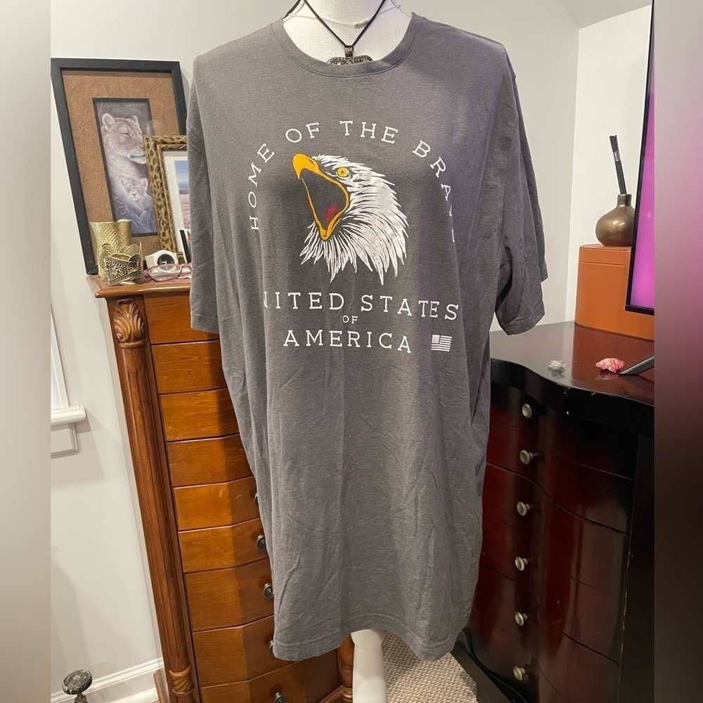UNDER ARMOIR TEE
